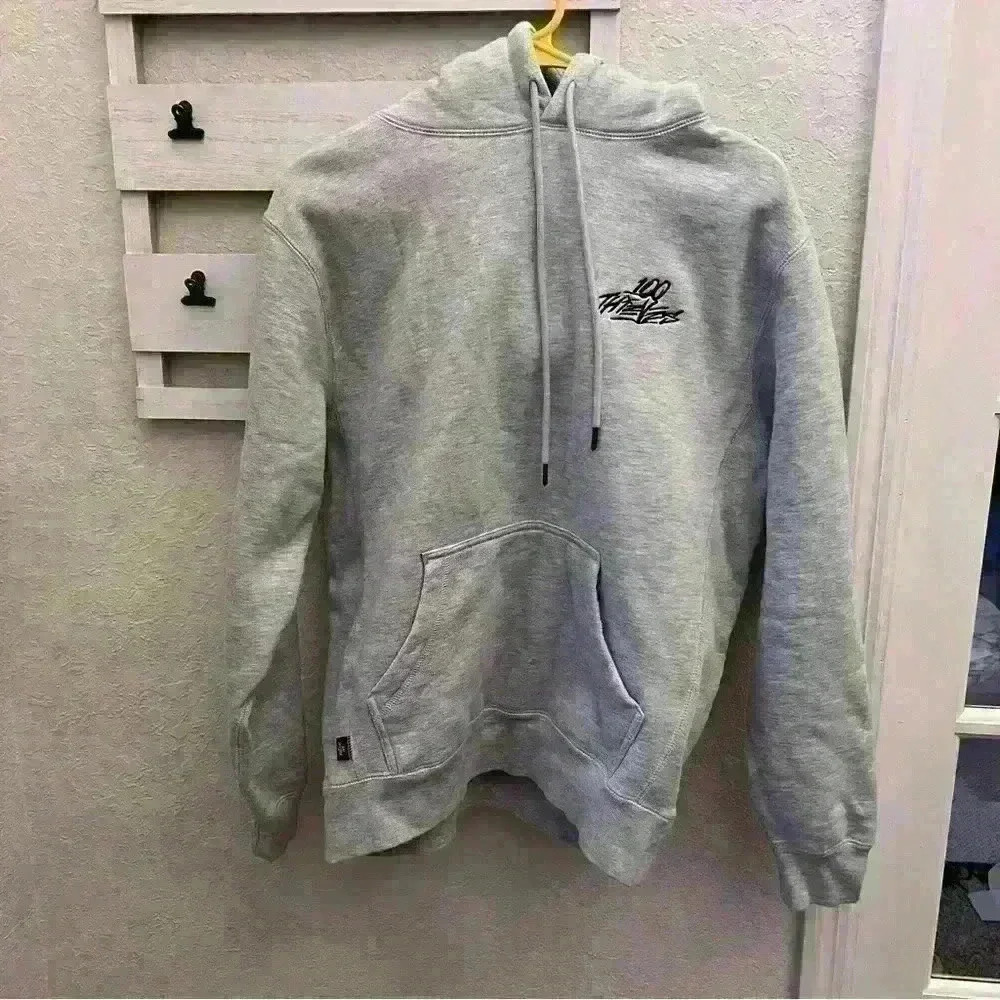 100 Thieves Foundations Hoodie in Gray Size XS